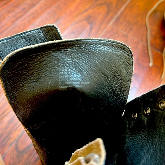 Kenneth Cole tan  7.5 tie up booties. - Picture 6 of 6